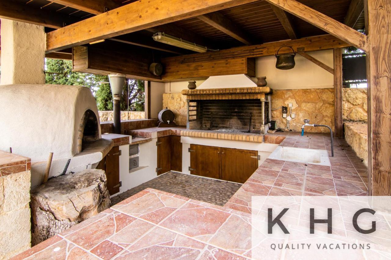 Villa Harmony In Lourdata Livathos  Exteriör bild